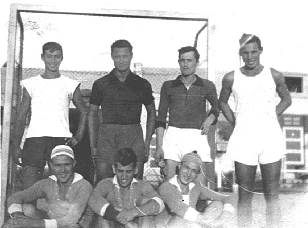 Volleyball team Rostov-on-Don, 1930; 92Kb